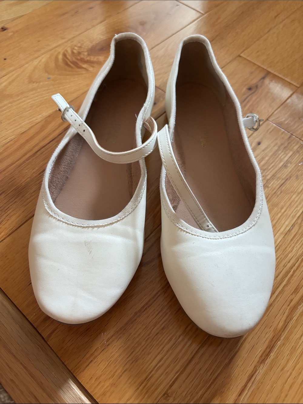 Dream Pairs White Mary Jane Ballet Flats with Strap